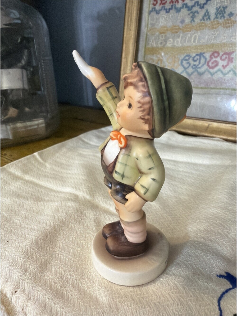 VTG Goebel Hummel Figurine Come Back Soon #054 First Issue 1995 W/ Box 4.5” - Picture 3 of 10